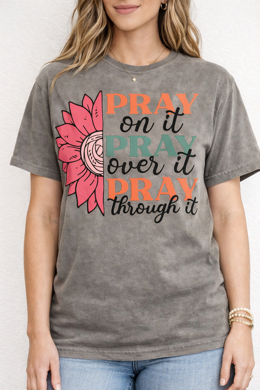 Pray On It Tee✝️